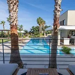 Insulae אתר נופש 4*