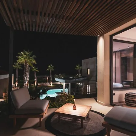 Insulae リゾート *